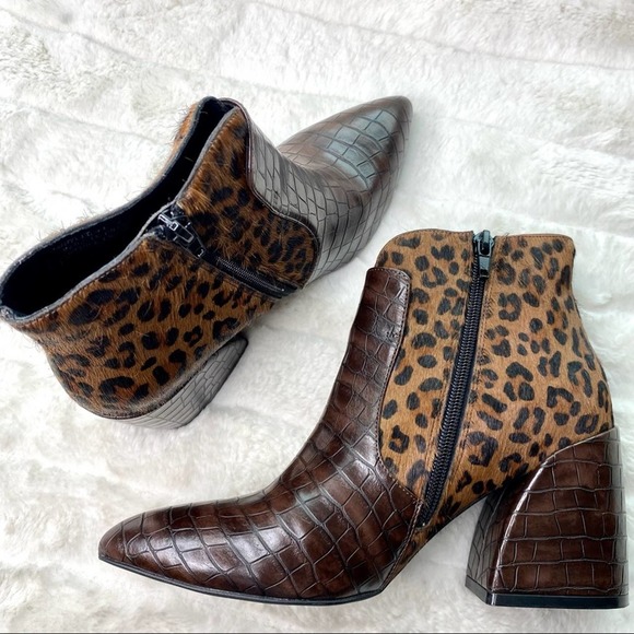 NEW Jeffrey Campbell Bentlee Leopard Calf Hair Patent Leather Pointy Toe Boots - Picture 3 of 7